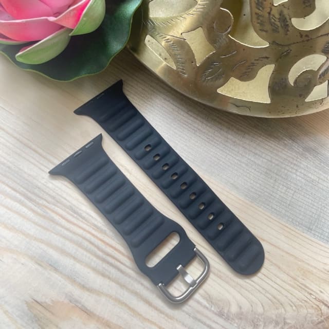 Ridge Silicone With Metal Buckel Apple Watch Band For 38-40-41 mm from hanging owl